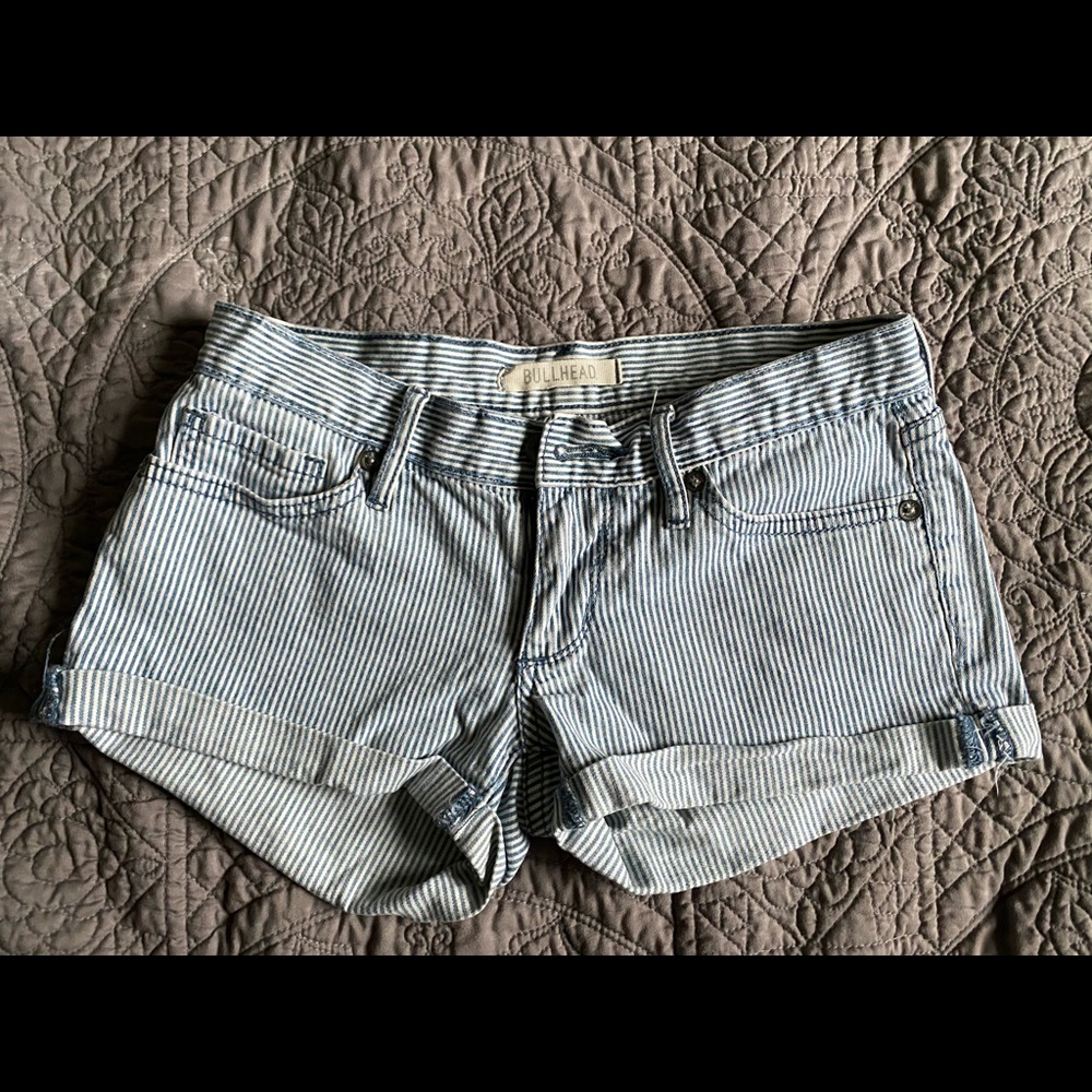 bullhead women’s jean shorts, size 00
